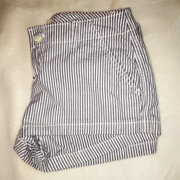 Hollister shorts - Picture 2 of 4